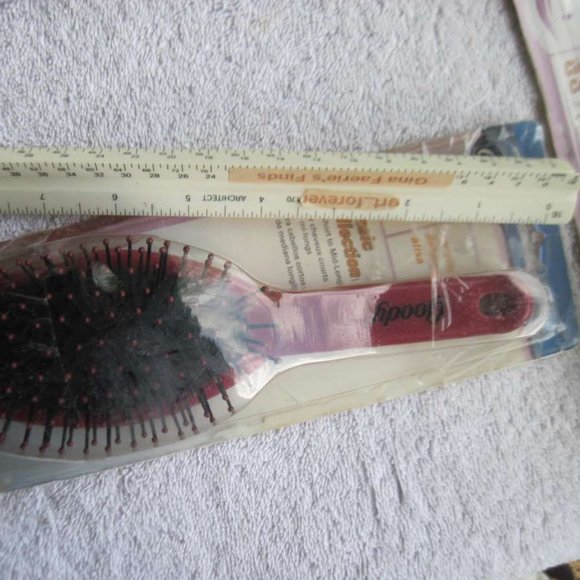 Goody Classic Smoothing Cushion Short to Mid Length Hair Brush 2000 USA Smoothes - Picture 4 of 16